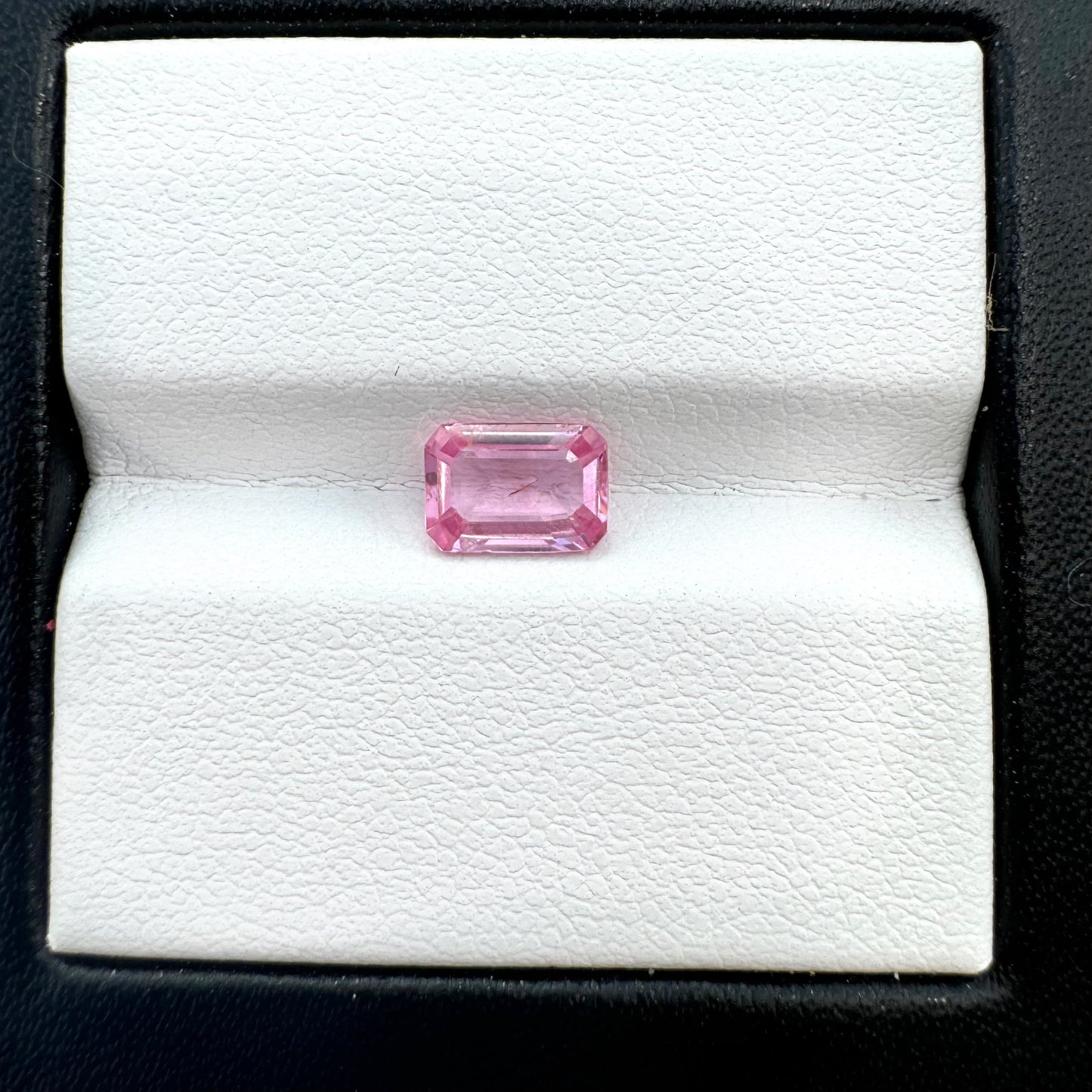 Em 1.02 CT