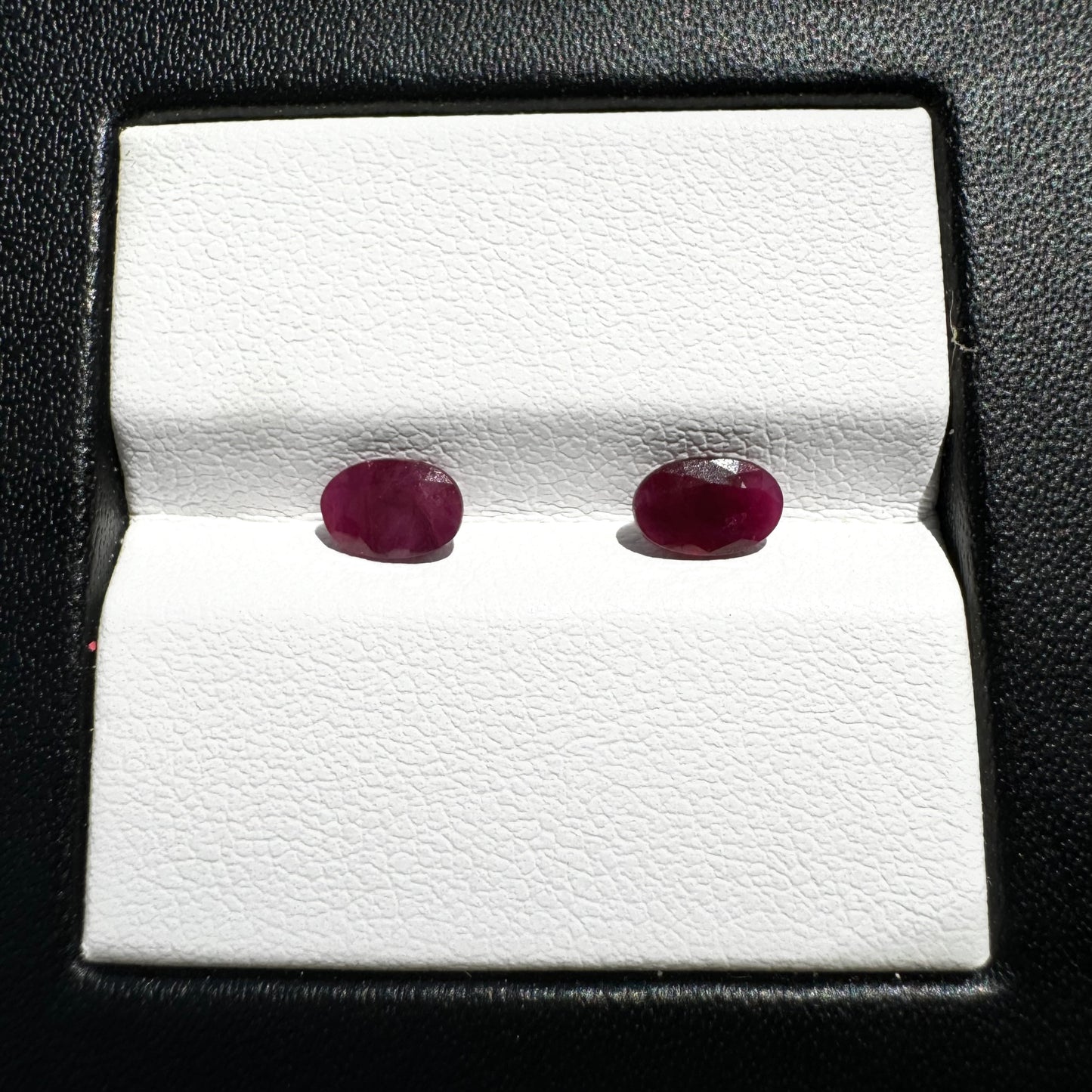 PAIR OV 1.23 CT