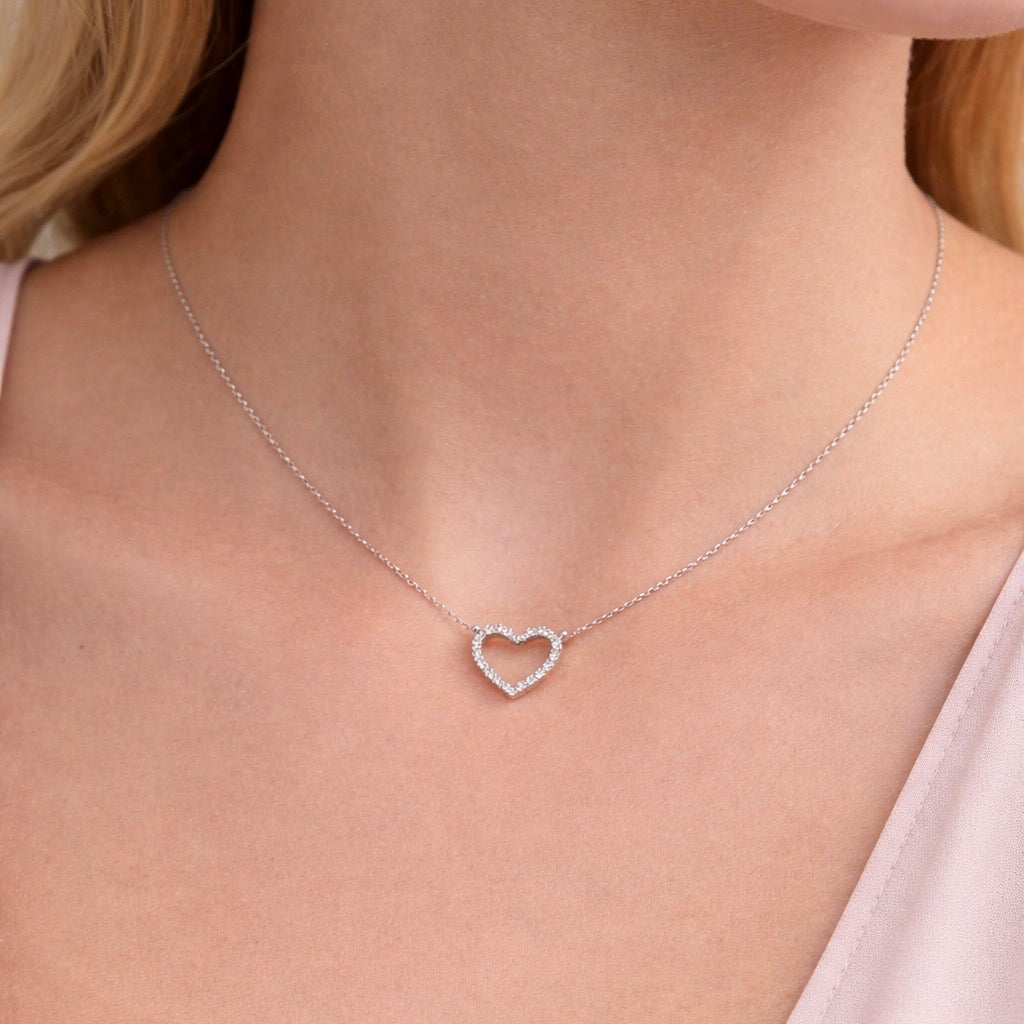 AMORE | שרשרת לב איקונית | כסף בציפוי רודיום ויהלומי מעבדה